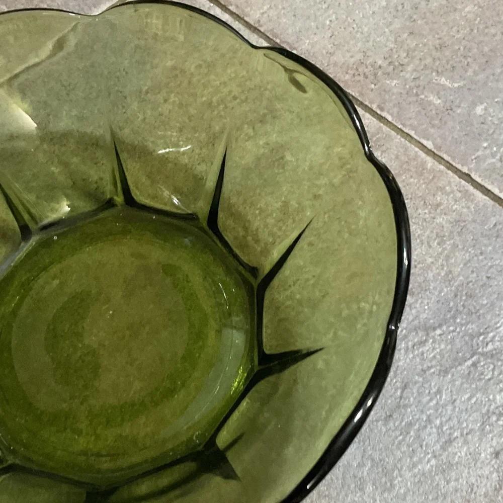 Green Scalloped Glass Serving Bowl